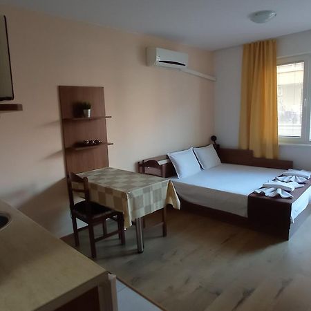 Apartments Vesi&Gery Pomorie Exterior foto