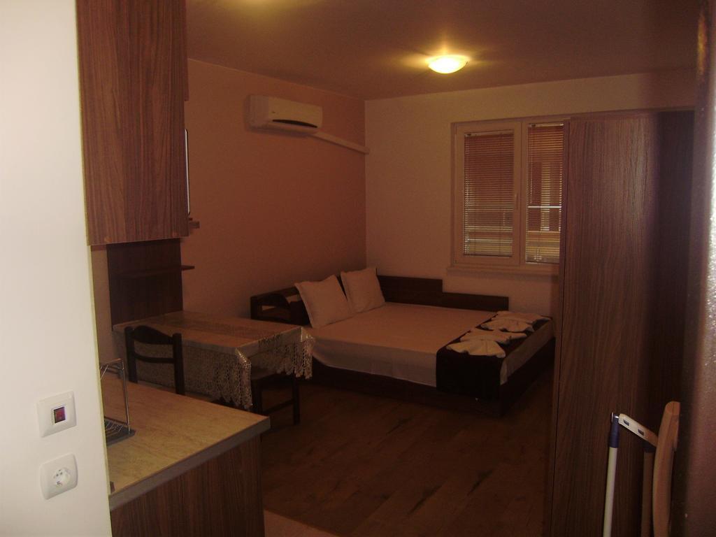 Apartments Vesi&Gery Pomorie Zimmer foto