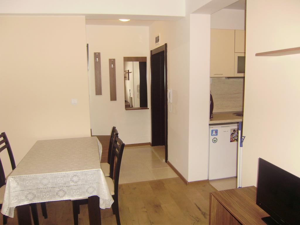 Apartments Vesi&Gery Pomorie Exterior foto