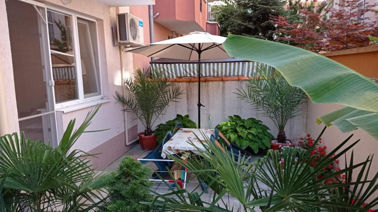 Apartments Vesi&Gery Pomorie Exterior foto
