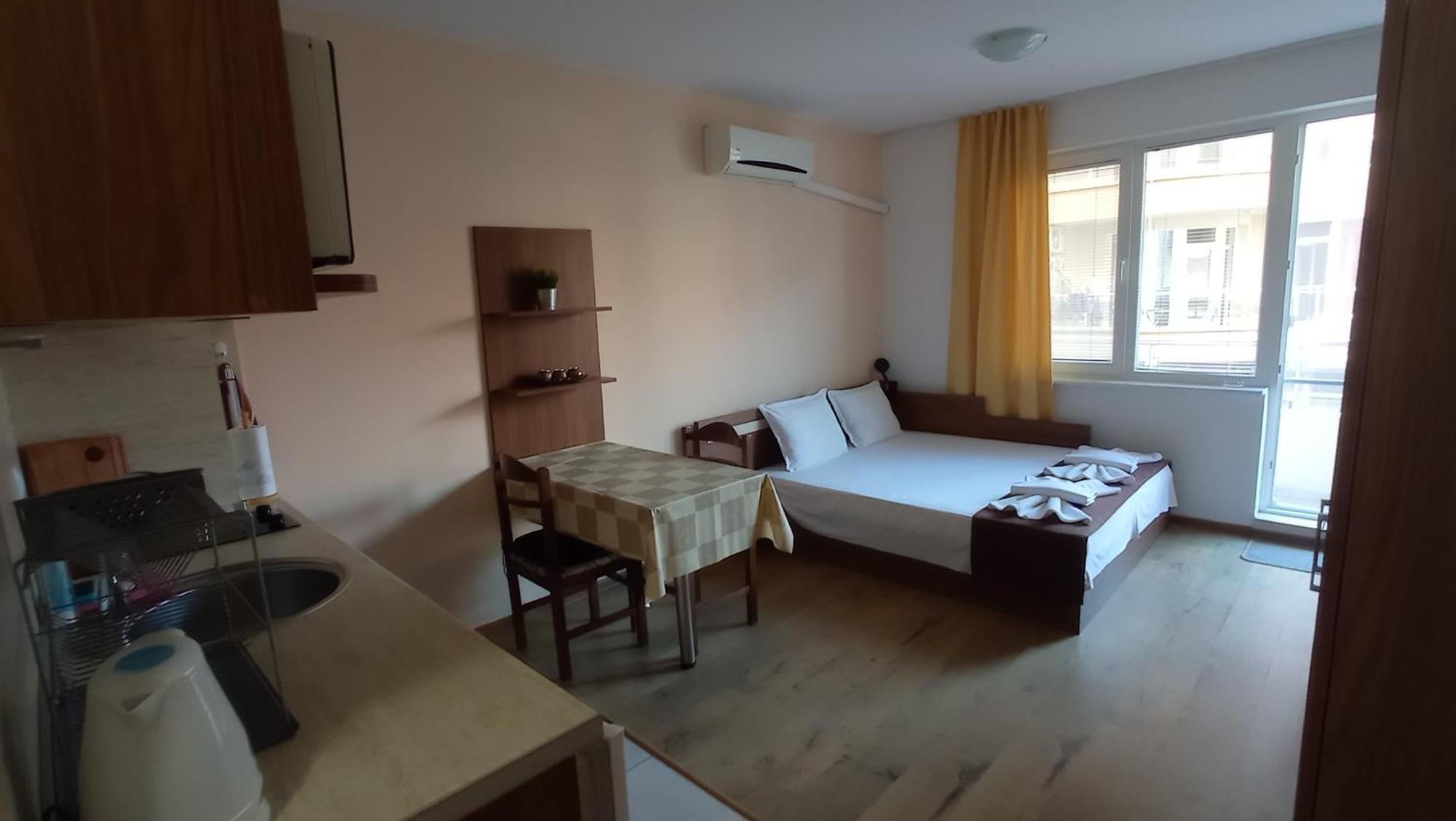 Apartments Vesi&Gery Pomorie Exterior foto