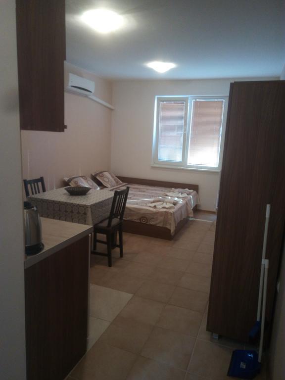 Apartments Vesi&Gery Pomorie Exterior foto
