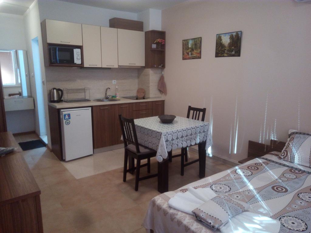 Apartments Vesi&Gery Pomorie Exterior foto